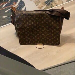 LV Messanger Bag